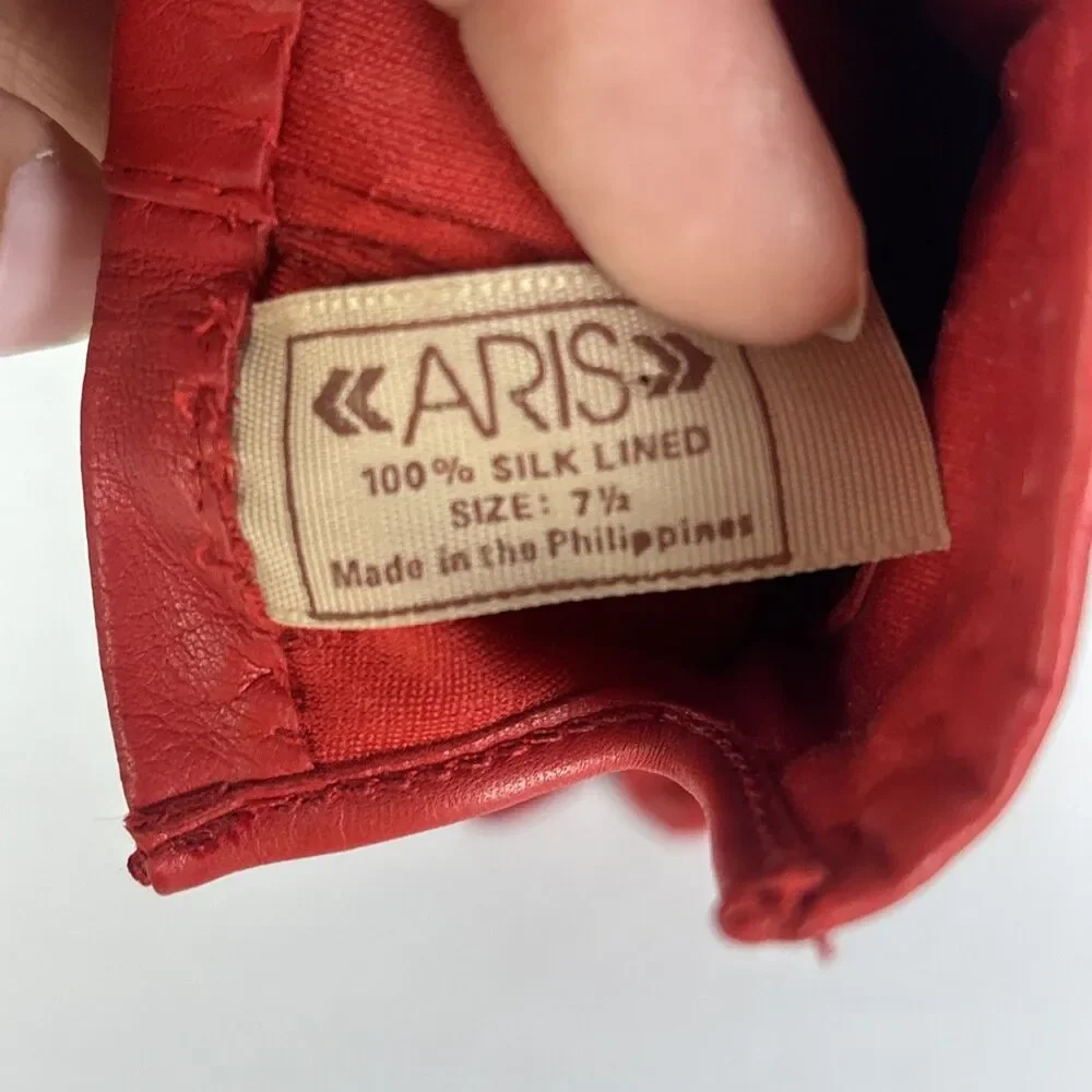 VTG Aris Women's Gloves Red Leather 100% Silk Lined Size 7 1/2 Wrist Length
